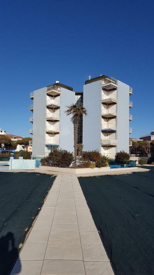 Residence Natante - Walterigato Apartments Solo Per Famiglie ลิโดดิเยโซโล ภายนอก รูปภาพ
